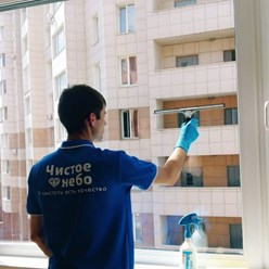 Требуется качественная и оперативная уборка территории, жилья, складского или коммерческого помещения? Компания «Чистое небо» справится даже с устойчивыми загрязнениями!