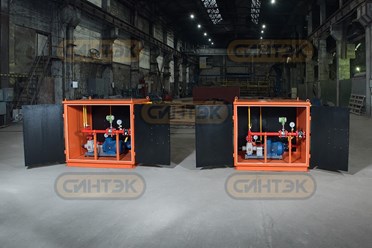 Насосно-счетные установки СИНТЭК-Н-С-220 в производственном цехе перед транспортировкой к Заказчику