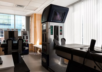 Уникальные американский аппаратные системы AXIOM DRX для безоперачионного лечения межпозвонковых грыж.