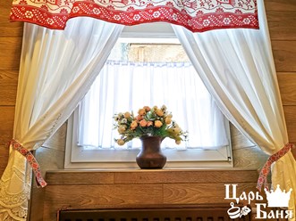 Русский зал в комплексе Царь Баня
Для Вас:
- Жаркая парная из липы
- Большой бассейн с гидромассажем
- Зона отдыха
- Душевая