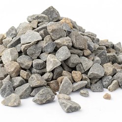 Гранитный щебень различных фракций — универсальный строительный материал. Применяется для фундаментов, дорожного строительства, ландшафтных работ. Доставка по СПб.