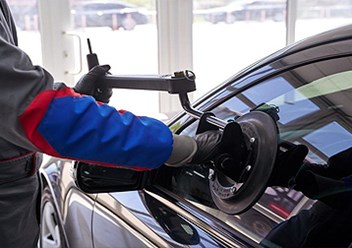 Замена стёкол в дверях