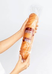 НОВОСИБХЛЕБ – Редизайн упаковки. 
Шрифтовая часть выполнена современным «строгим» шрифтом, подчеркивающим экспертность. Это позволило максимально быстро находить нужный продукт на полках.