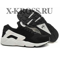 Кроссовки Nike Air Huarache черно-белые 
размеры 35-45
цена 4590
http://x-kross.ru/item/Nike-Air-Huarache-black-and-white