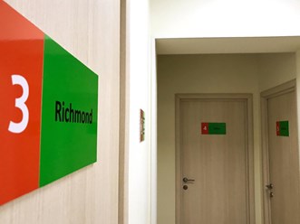 Фото компании  "Англия" на улице Кузнецова 3