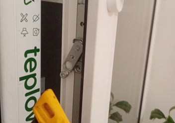 Фото компании  Продажа и ремонт окон 6