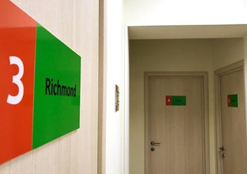 Фото компании  "Англия" на улице Кузнецова 3