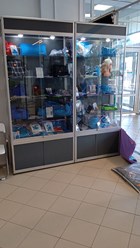Витрины с продукцией.