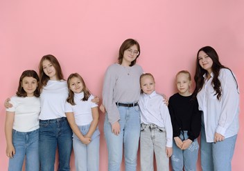 Ученики и преподаватели школы