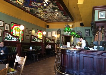 Фото компании  The London Pub, бар-ресторан 5