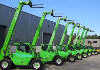 Фото компании  Телескопические погрузчики Telehandler 4