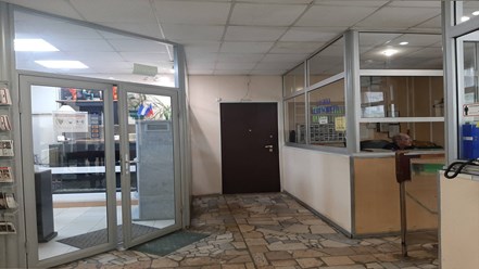Вход внутри здания