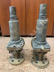 Клапан предохранительный фланцевый угловой 524-03.089 ДУ-32, РУ-5