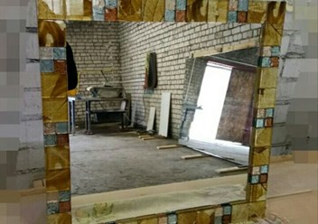 Зеркало, декорированное мозаичной плиткой
