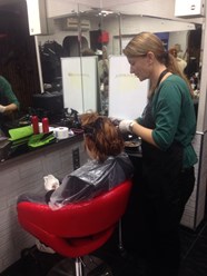 Обучение женским стрижкам, на курсах парикмахеров в учебном центре asta-La-vista.