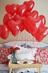 Гелиевые шары в форме сердца, прекрасно подходят для романтических событий Вашей жизни.