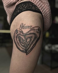 Тату в стиле реализм на семейную тематику.