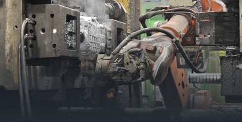 Завод цветного литья.
Завод цветного литья производит отливки из сплавов цветных металлов литьём под давлением и в металлические формы (в кокиль).