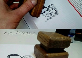 Заказать экслибрис по фотографии с дубовой деревянной оснасткой. YaStamp.ru