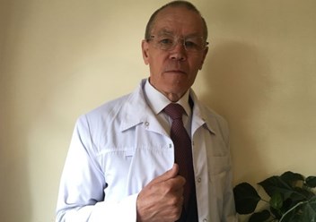 Макаров Леонид Николаевич – врач психиатр, психиатр-нарколог, психотерапевт высшей категории. Руководитель психотерапевтического центра Center Mak.