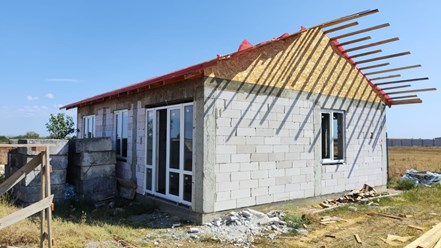 Крым, Амурское - остекление дома ПВХ оконными системами.