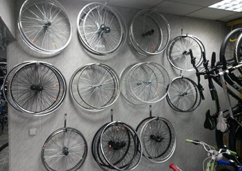 В ассортименте магазина колеса для велосипедов, всех марок, моделей и размеров.