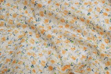 ЛЁН КРЭШ БОХО 
Плотность:150 грамм.Ширина:150 сантиметров.Состав:Вискоза 80%, Нейлон 20%
 Яркий цвет добавит яркий акцент в ваш гардероб.
ХЛОПОК ТКАНЬ ПРИНТ ВЫШИВКА ПЕРФОРАЦИЯ ЦВЕТЫ
Плотность:110