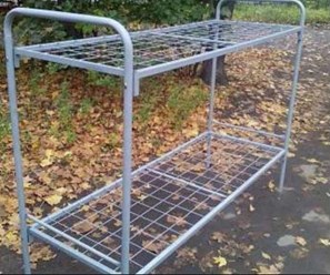 Металлическая двухъярусная кровать