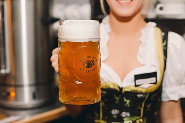 Фото компании  Максимилианс, баварский клубный ресторан-пивоварня 109