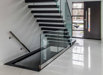 Лестница консольная на стекле
https://stairsprom.ru/portfolio/