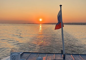 Необыкновенные закаты - фото туриста с борта теплохода