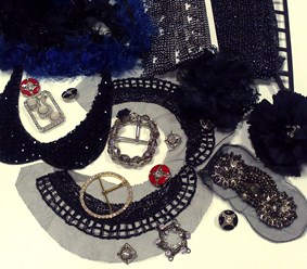 Нарядная фурнитура: пряжки и пуговицы со стразами SWAROVSKI, тесьма с пайетками, броши.