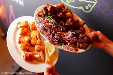 Фото компании  Грузинка, ресторан домашней кухни 39