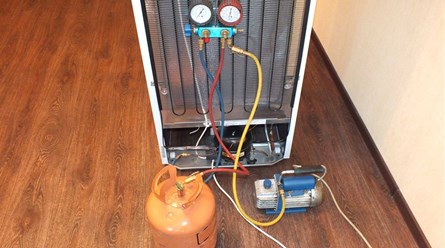 Заправка фреона в систему охлаждения холодильника, выполняется на дому.