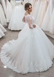 Свадебные платья трансформеры в салоне Marrydress. Шлейф снимается.