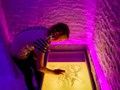 Световой планшет и рисование солью в соляной пещере