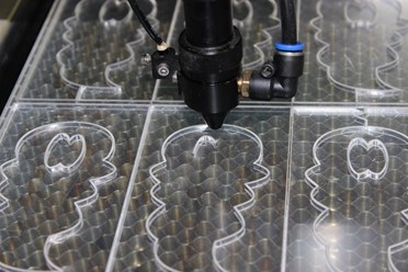 лазерная резка оргстекла