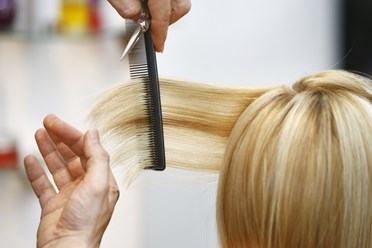 Женские стрижки на среднюю длину волос