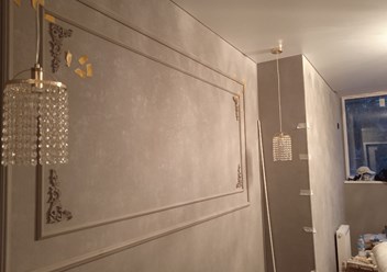 Поклейка тисненных обоев