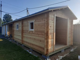 Сарай с окнами из минибруса