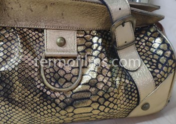 На фотографии - сумка с нанесенной на нее текстильной фольгой. В наличии разные рисунки такой фольги, с помощью которых Вы сможете создать свой уникальный дизайн