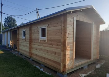 Сарай с окнами из минибруса