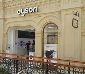 Работы по перетяжке мебели в магазине Dyson