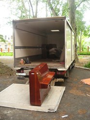 Специализированные транспортные услуги по перевозке мебели:
- перевезти мебель (шкаф, стенка, кухня, спальня).
- перевезти мягкую мебель (диван, кровать, уголок, кресло).
- перевезти любой груз