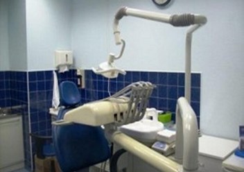 Фото компании  Стоматологическая клиника "Анестик Плюс" на Эльмаше 2