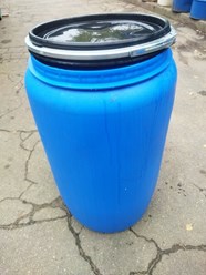 Бочка пластиковая б/у 227 л с крышкой