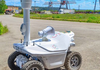 Мобильный робот охранник Трал Партуль 7
