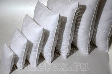 Подушки стандартных размеров из однотонно-белой бязи с упругим наполнителем легкофайбер