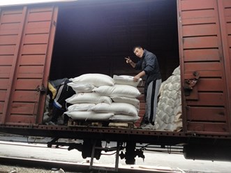 Вызвать грузчиков на разгрузку вагона в Барнауле по телефону: 8-952-007-0000 . Сайт компании ГрузОк22 : www.609660.ru
