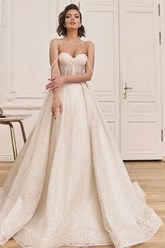 Фото компании ООО UniRenter - Салон свадебной и вечерней моды 3